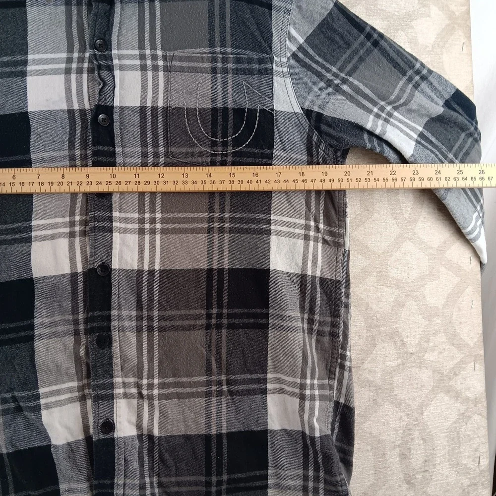 True Religion Shirt Mens Medium‎ Black Gray Plaid Button Up Long Sleeve